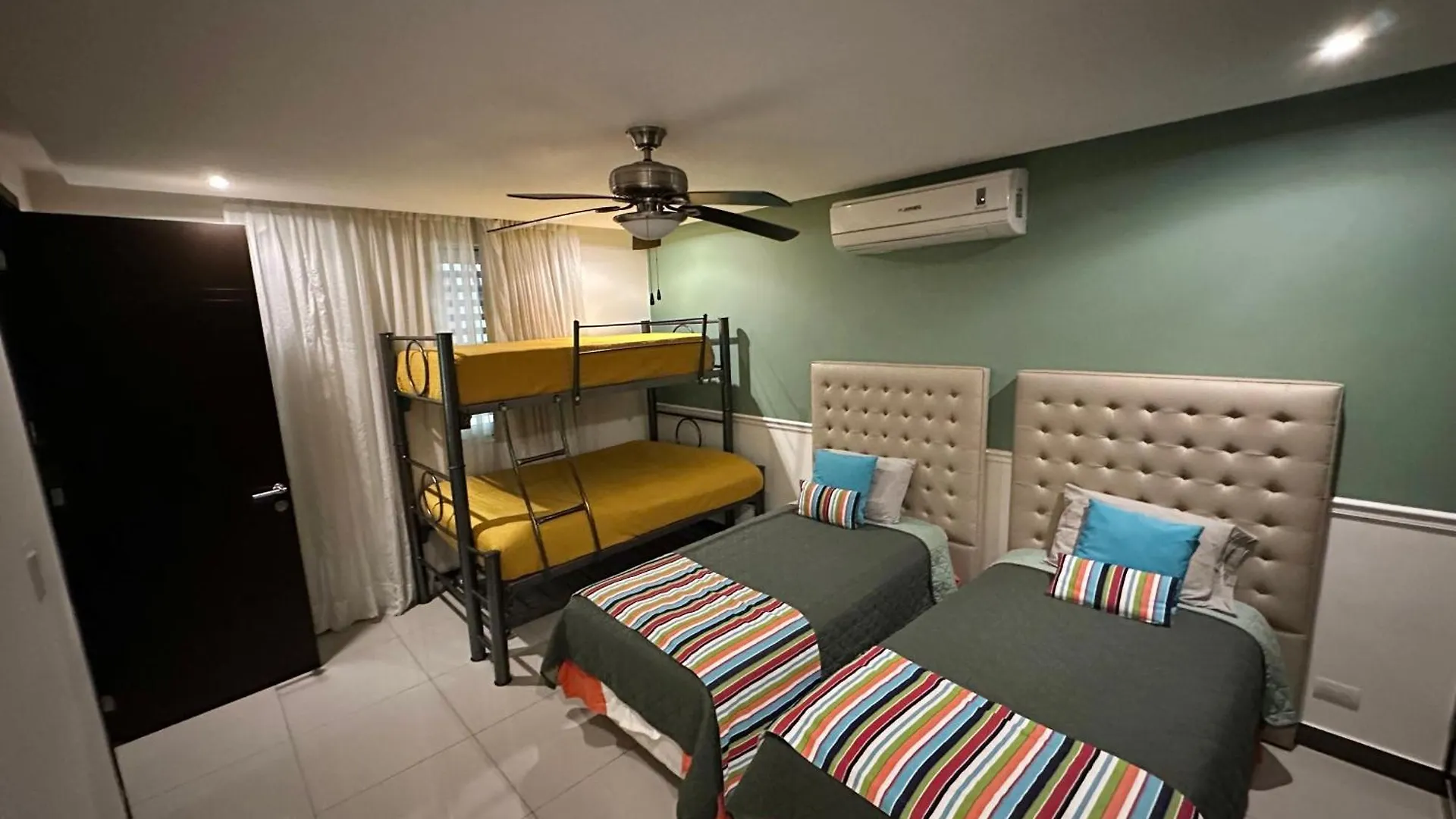 Oasis 12 Apartment Playa del Carmen 0*,  Mexico